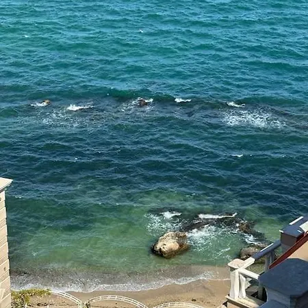 Apartament с изглед към морето в ла мер *