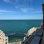 Appartement с изглед към морето в ла мер Goudstrand