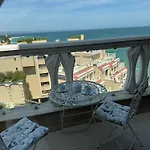 с изглед към морето в ла мер Appartement *