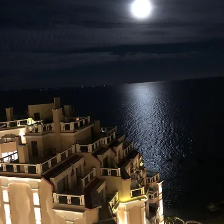 Apartment с изглед към морето в ла мер *