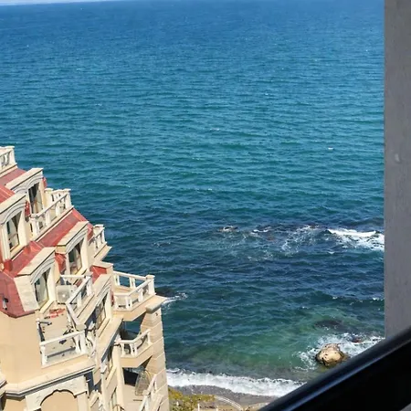 с изглед към морето в ла мер