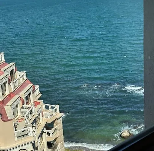 Апартамент с изглед към морето в ла мер