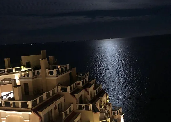 Appartamento с изглед към морето в ла мер *