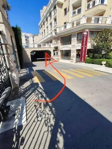 с изглед към морето в ла мер * Златни пясъци